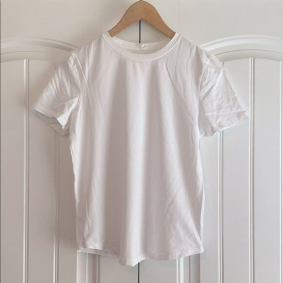 Lululemon Women's White Love Curved-Hem Crewneck T-Shirt Size 6 - Picture 1 of 7